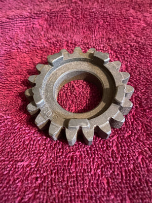 1975-1978 Husqvarna 6th Gear on L/S 19 teeth 16-12-500-01 NOS